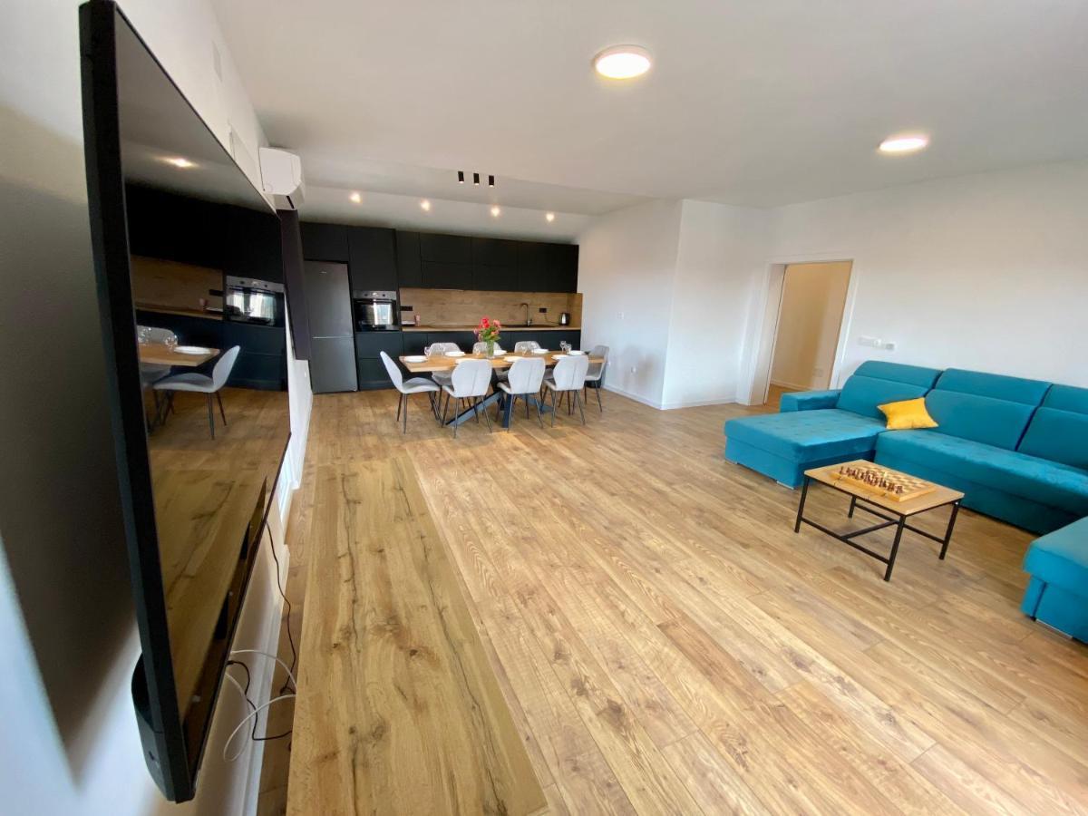 Apartment West *